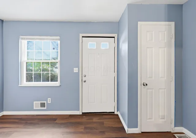Listing Photo 5 - Condo for sale in building located at 5720 Beechcroft Rd, Columbus, OH 43229 - Unit #H