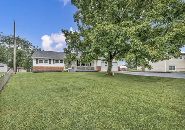 Photo 2 of Single family home for sale at 6080 London Groveport Rd, Grove City, OH 43123 | MLS# 226034373 | Listing updated on 2026-09-13