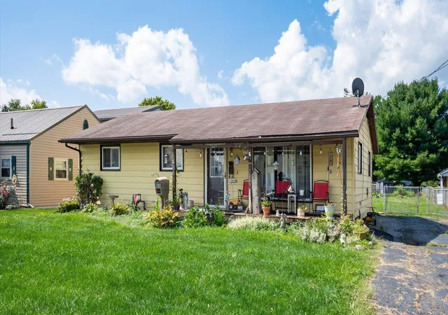 Photo 1 of Single family home for sale at 65 S 34th Street, Newark, OH 43055 | MLS# 226034523 | Listing updated on 2026-09-10