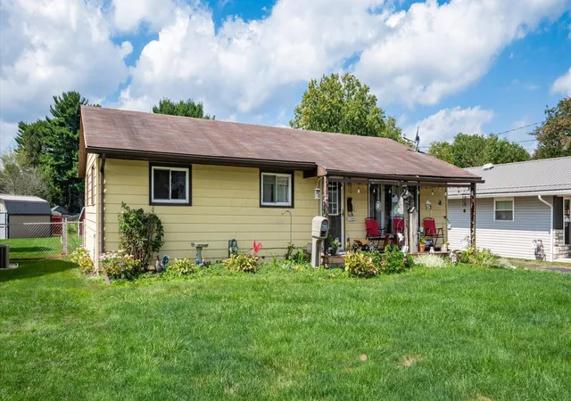Photo 2 of Single family home for sale at 65 S 34th Street, Newark, OH 43055 | MLS# 226034523 | Listing updated on 2026-09-10