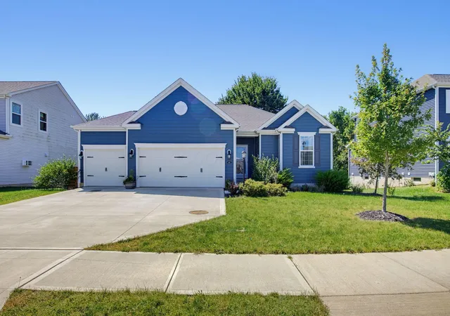 Photo 1 of Single family home for sale at 165 Balderson Dr, Pickerington, OH 43147 | MLS# 226034285 | Listing updated on 2026-10-07