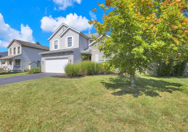 Photo 3 of Single family home for sale at 9290 Ruston Ln, Reynoldsburg, OH 43068 | MLS# 226036054 | Listing updated on 2026-10-02