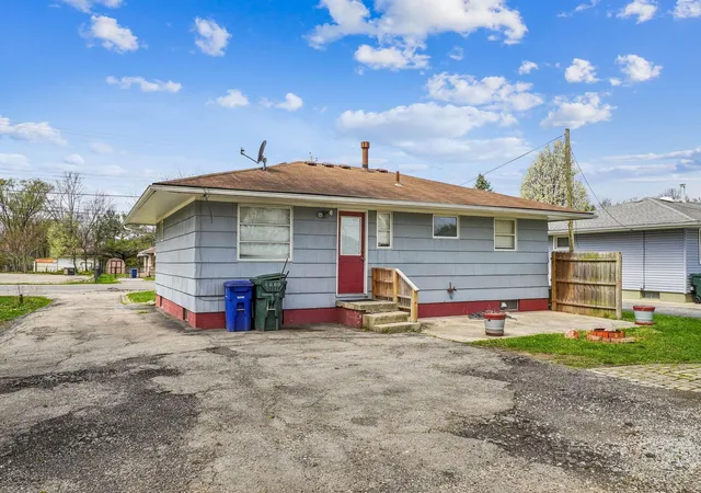 Photo 15 of Single family home for sale at 1880 Fairwood Ave, Columbus, OH 43207 | MLS# 226034654 | Listing updated on 2026-09-11