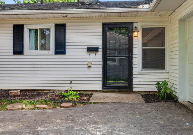 Photo 3 of Single family home for sale at 7337 Wollam Ave, Reynoldsburg, OH 43068 | MLS# 226034251 | Listing updated on 2026-09-28