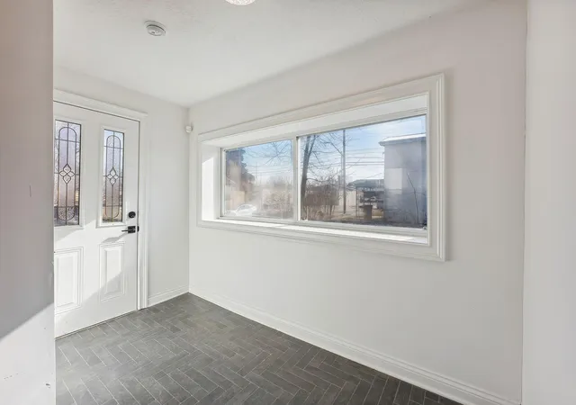 Photo 3 of Single family home for sale at 2481 Osceola Ave, Columbus, OH 43211 | MLS# 226034655 | Listing updated on 2026-10-05