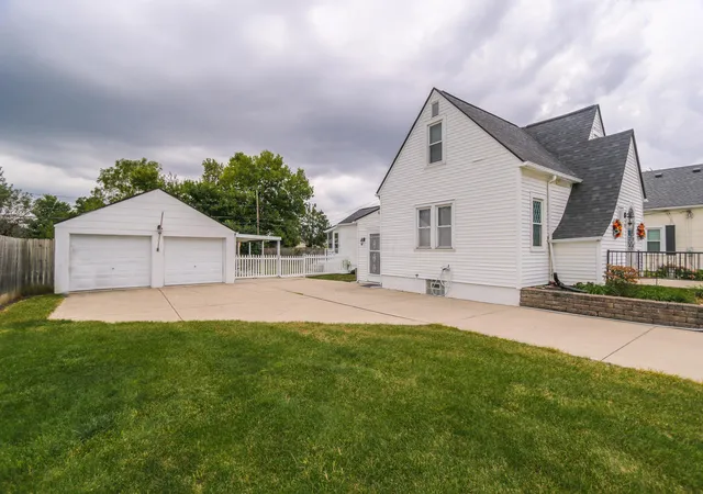 Photo 3 of Single family home for sale at 145 Colton Rd, Columbus, OH 43207 | MLS# 226034730 | Listing updated on 2026-09-18