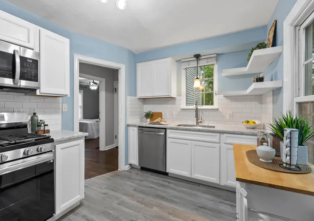 Photo 4 of Single family home for sale at 1826 Kenny Rd, Columbus, OH 43212 | MLS# 226034288 | Listing updated on 2026-09-30