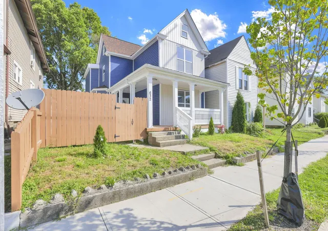 Photo 3 of Single family home for sale at 632 E 2nd Avenue, Columbus, OH 43201 | MLS# 226034297 | Listing updated on 2026-10-07