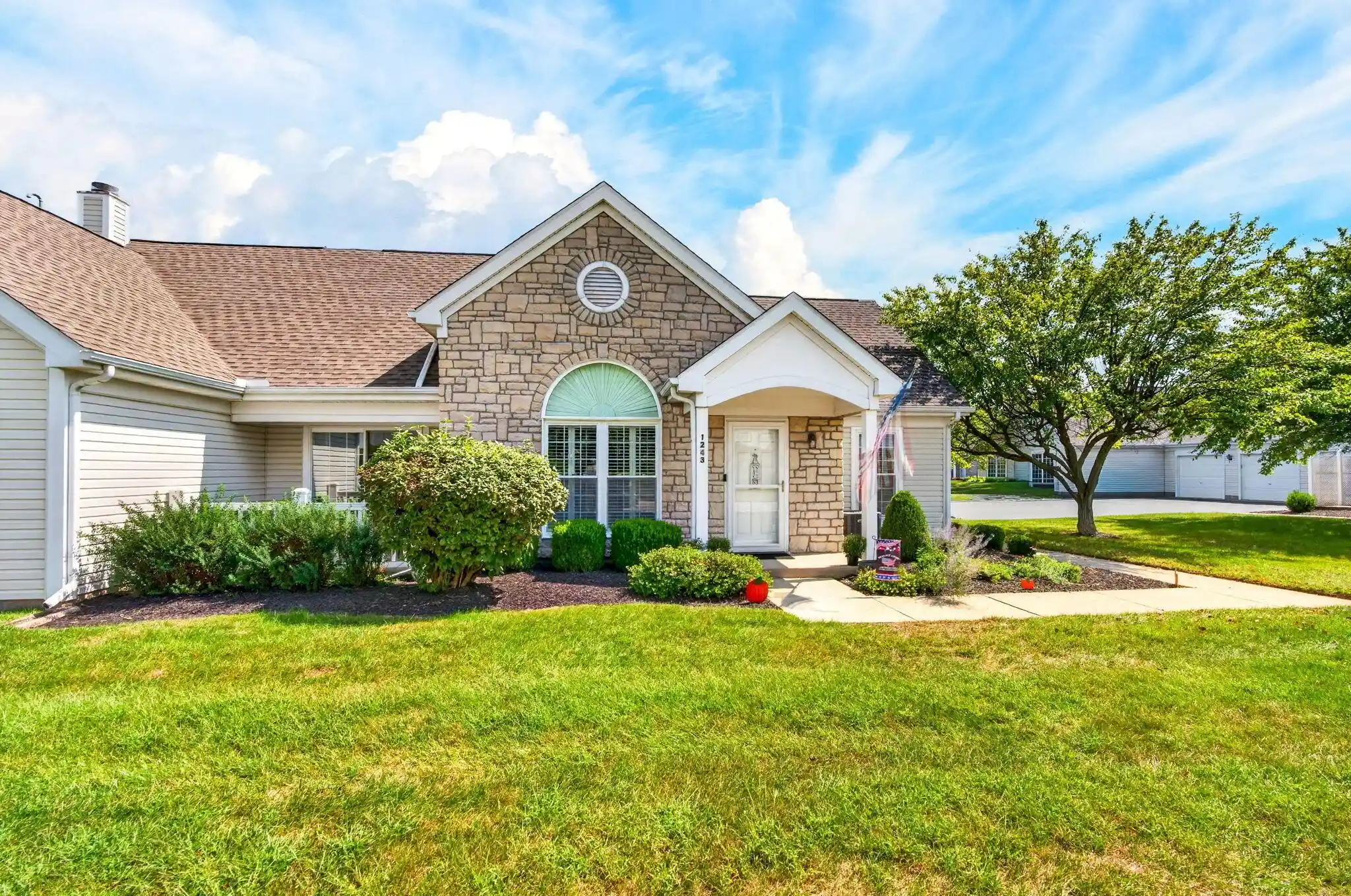 Listing Photo 2 - Condo for sale in 1243 Dunhurst St located at 1243 Dunhurst St, Circleville, OH 43113 - Unit 1243 Dunhurst St