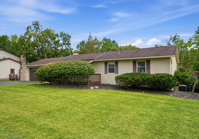 Photo 3 of Single family home for sale at 1280 Creekside Pl, Reynoldsburg, OH 43068 | MLS# 226034724 | Listing updated on 2026-09-22