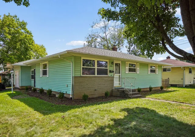 Single family home for sale at 1028 Bellflower Ave, Columbus, OH 43204 | MLS# 226034304
