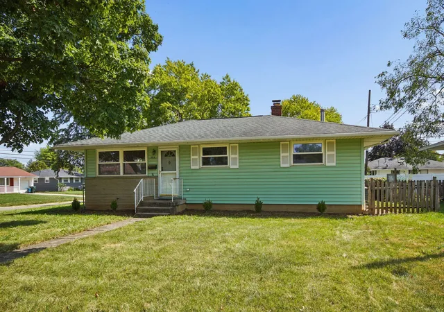 Photo 4 of Single family home for sale at 1028 Bellflower Ave, Columbus, OH 43204 | MLS# 226034304 | Listing updated on 2026-09-11