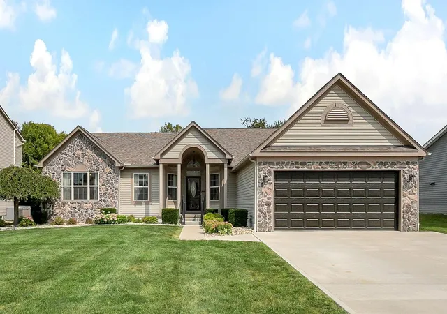 Photo 1 of Single family home for sale at 344 Victor Dr, Circleville, OH 43113 | MLS# 226034301 | Listing updated on 2026-09-13