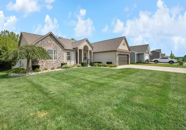 Photo 3 of Single family home for sale at 344 Victor Dr, Circleville, OH 43113 | MLS# 226034301 | Listing updated on 2026-09-13