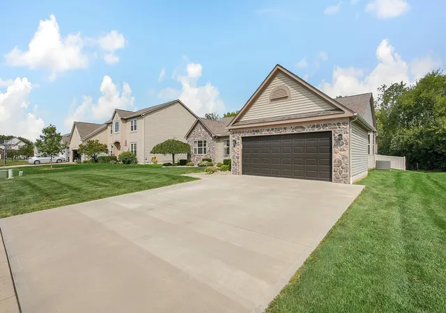 Photo 3 of Single family home for sale at 344 Victor Dr, Circleville, OH 43113 | MLS# 226034301 | Listing updated on 2026-09-13