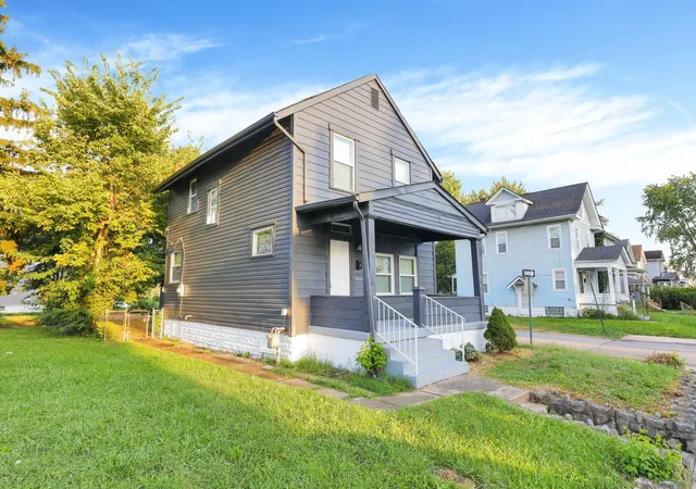 Photo 2 of Single family home for sale at 406 S Warren Ave, Columbus, OH 43204 | MLS# 226034306 | Listing updated on 2026-10-07