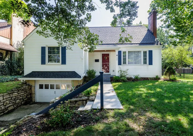 Photo 1 of Single family home for sale at 92 N Harding Rd, Columbus, OH 43209 | MLS# 226034446 | Listing updated on 2026-09-28
