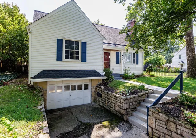 Photo 3 of Single family home for sale at 92 N Harding Rd, Columbus, OH 43209 | MLS# 226034446 | Listing updated on 2026-09-28