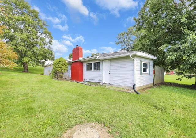 Photo 3 of Single family home for sale at 7318 Licking Springs Rd Ne, Newark, OH 43055 | MLS# 226034336 | Listing updated on 2026-09-10