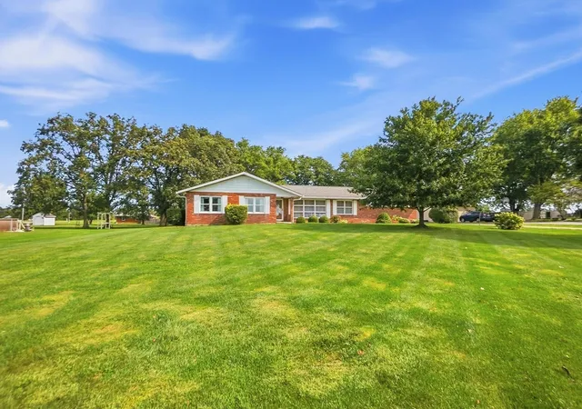 Photo 2 of Single family home for sale at 315 Simpson Rd, London, OH 43140 | MLS# 226034341 | Listing updated on 2026-09-25
