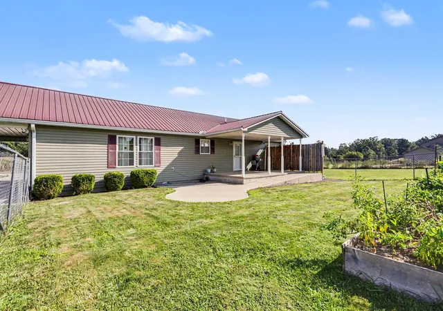 Photo 3 of Single family home for sale at 312 E Hydell Rd, Chillicothe, OH 45601 | MLS# 226034555 | Listing updated on 2026-09-20