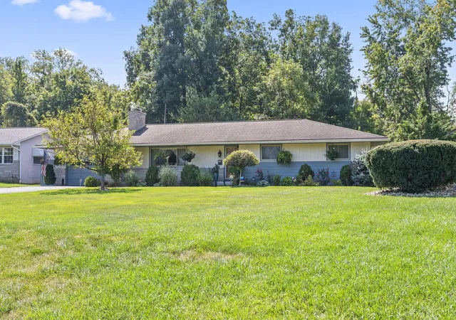 Photo 2 of Single family home for sale at 299 Woodsview Dr, Canal Winchester, OH 43110 | MLS# 226034405 | Listing updated on 2026-09-20