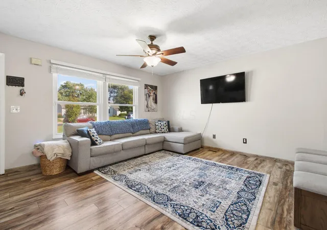 Photo 3 of Single family home for sale at 2119 Sari Lynn Ct, Hilliard, OH 43026 | MLS# 226034485 | Listing updated on 2026-09-16