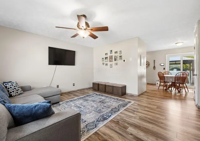 Photo 4 of Single family home for sale at 2119 Sari Lynn Ct, Hilliard, OH 43026 | MLS# 226034485 | Listing updated on 2026-10-30