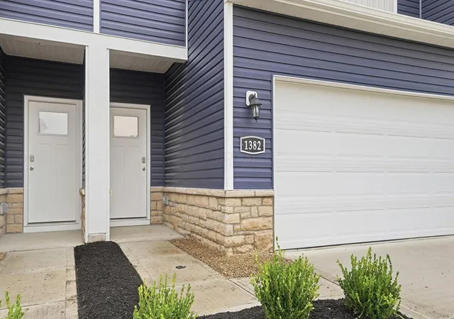 Photo 3 of Single family home for sale at 1382 Marinelli Dr E, Columbus, OH 43228 | MLS# 226034379 | Listing updated on 2026-10-12