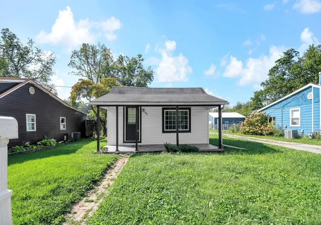 Photo 2 of Single family home for sale at 859 Jones Ave, Newark, OH 43055 | MLS# 226034978 | Listing updated on 2026-09-29