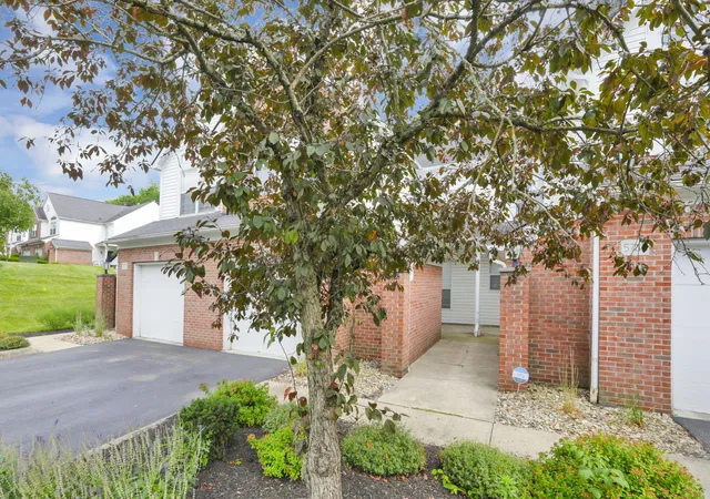 Photo 3 of Condo for sale at 5785 Albany Green, Westerville, OH 43081 | MLS# 226035310 | Listing updated on 2026-09-25