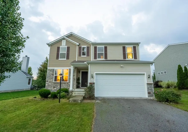 Photo 2 of Single family home for sale at 835 Corylus Dr Sw, Pataskala, OH 43062 | MLS# 226034409 | Listing updated on 2026-10-05