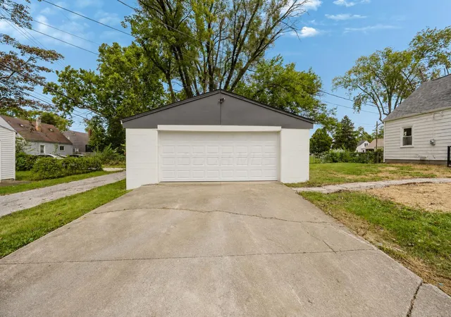 Photo 24 of Single family home for sale at 2259 Ontario St, Columbus, OH 43211 | MLS# 226034421 | Listing updated on 2026-09-15
