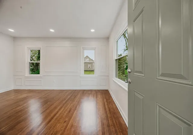 Photo 3 of Single family home for sale at 2259 Ontario St, Columbus, OH 43211 | MLS# 226034421 | Listing updated on 2026-10-05