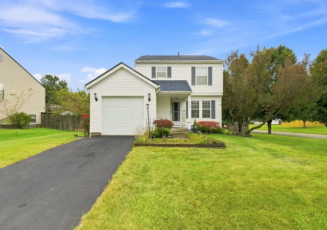 Photo 3 of Single family home for sale at 6933 Brockland Dr, Reynoldsburg, OH 43068 | MLS# 226034443 | Listing updated on 2026-09-21