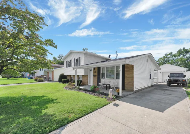 Photo 3 of Single family home for sale at 81 Fieldpoint Rd, Heath, OH 43056 | MLS# 226035991 | Listing updated on 2026-09-26