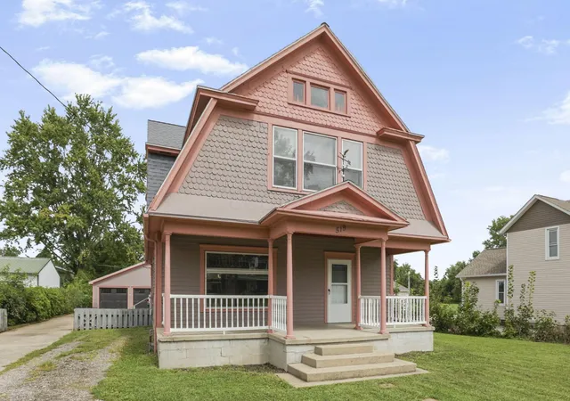 Photo 1 of Single family home for sale at 519 E Main St, Hebron, OH 43025 | MLS# 226034736 | Listing updated on 2026-09-11