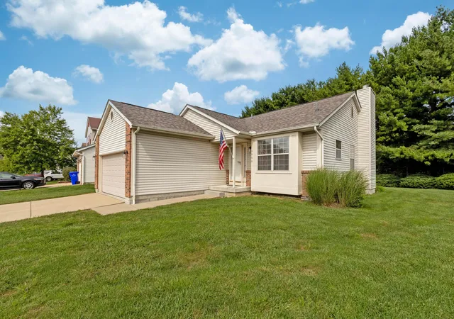 Photo 2 of Single family home for sale at 4666 Burkeshire Dr, Columbus, OH 43232 | MLS# 226034871 | Listing updated on 2026-09-26