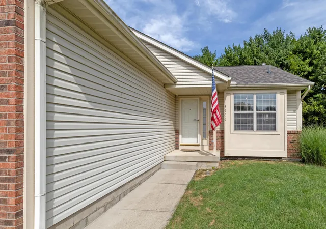 Photo 3 of Single family home for sale at 4666 Burkeshire Dr, Columbus, OH 43232 | MLS# 226034871 | Listing updated on 2026-09-26