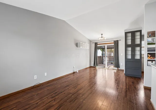 Listing Photo 1 - Condo for sale in building located at 7626 Flynnway Dr, Worthington, OH 43085 - Unit #133