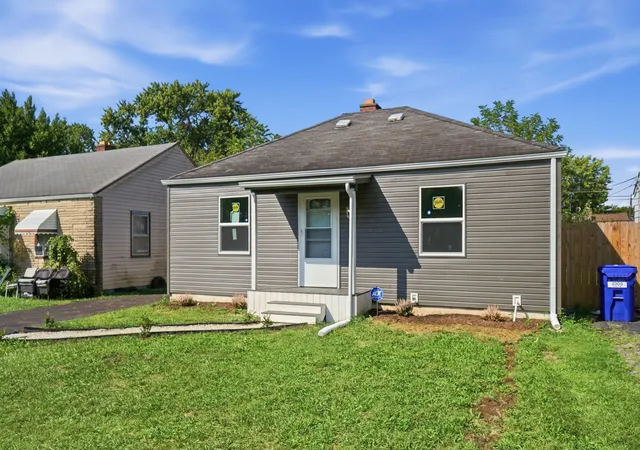 Photo 2 of Single family home for sale at 2297 Howey Rd, Columbus, OH 43211 | MLS# 226034459 | Listing updated on 2026-09-29