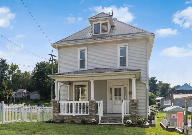 Photo 1 of Single family home for sale at 511 S Main St, New Lexington, OH 43764 | MLS# 226034789 | Listing updated on 2026-09-24