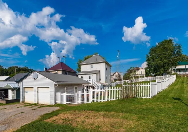 Photo 2 of Single family home for sale at 511 S Main St, New Lexington, OH 43764 | MLS# 226034789 | Listing updated on 2026-09-24