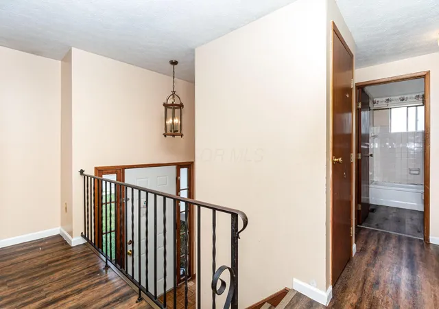 Photo 3 of Single family home for sale at 1687 Brookfield Sq S, Columbus, OH 43229 | MLS# 226034466 | Listing updated on 2026-09-10