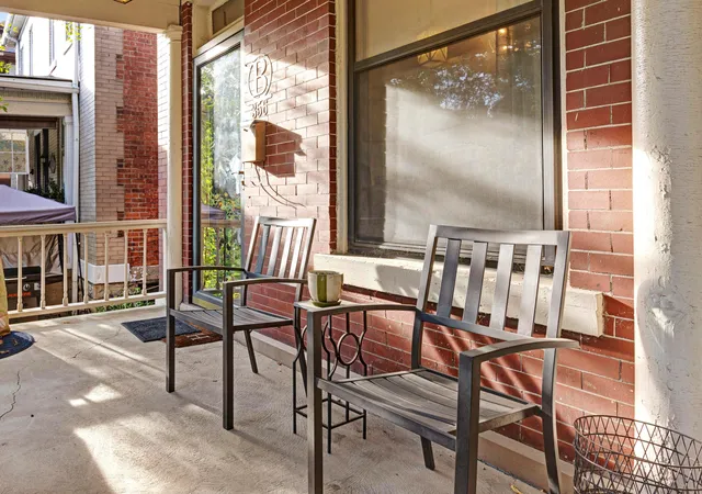 Listing Photo 2 - Condo for sale in building located at 356 W Hubbard Ave, Columbus, OH 43215