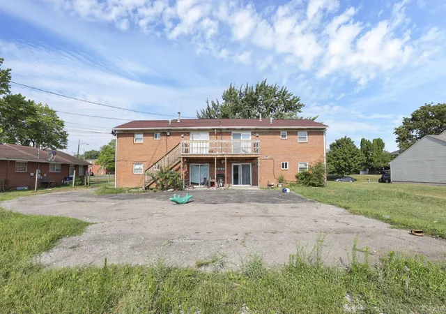 Photo 4 of Townhouse for sale at 690 Kingsford Rd, Columbus, OH 43204 | MLS# 226036168 | Listing updated on 2026-10-09