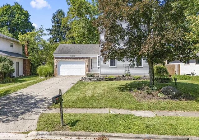 Photo 2 of Single family home for sale at 5515 Glasgow Pl, Columbus, OH 43235 | MLS# 226034525 | Listing updated on 2026-09-14
