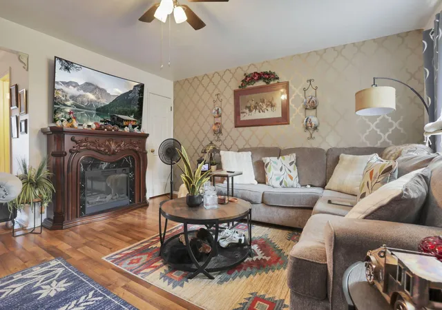 Photo 4 of Condo for sale at 583 Simbury St, Columbus, OH 43228 | MLS# 226034493 | Listing updated on 2026-09-22