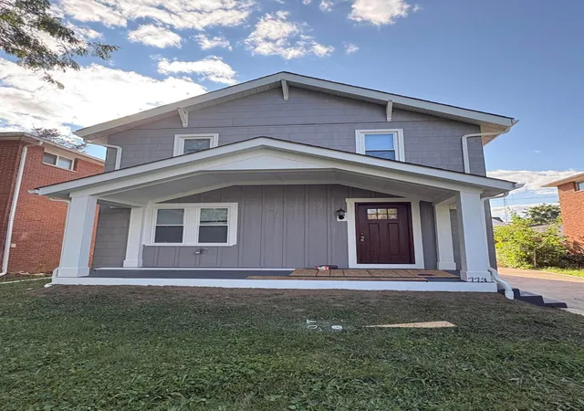 Photo 1 of Single family home for sale at 773 S Warren Ave, Columbus, OH 43204 | MLS# 226034532 | Listing updated on 2026-10-06