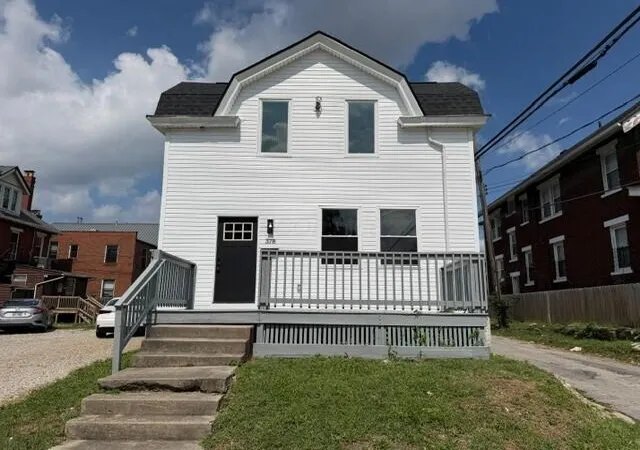 Photo 2 of Single family home for sale at 378 E 17th Avenue, Columbus, OH 43201 | MLS# 226034498 | Listing updated on 2026-10-23